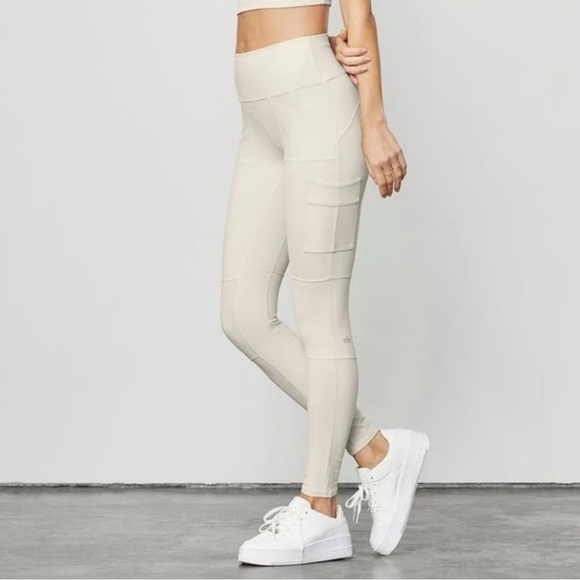 ALO Yoga Pants - Alo Yoga High Waisted Cargo Leggings Ankle Bone Cream Size Medium